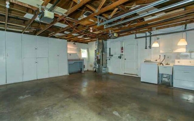 Building Photo - Updated Lake Oswego Home with Hardwood Floors, Large Deck & Owner-Paid Landscaping
