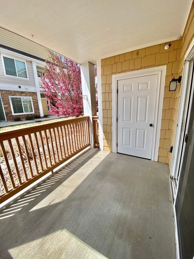 Building Photo - Fantastic 2 Bedroom, 2 Bath Ground Level C...