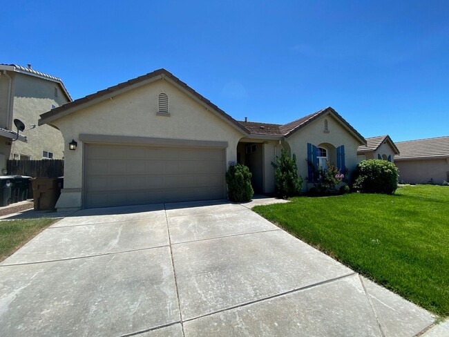 Primary Photo - Charming 3 Bedroom 2 Bath Home in Elk Grov...