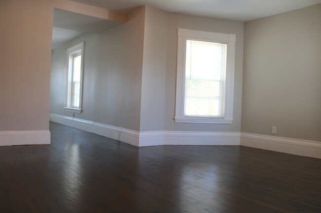 Dining room - 11 Concord St