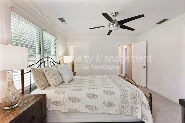 Building Photo - 2526 Brentwood Rd