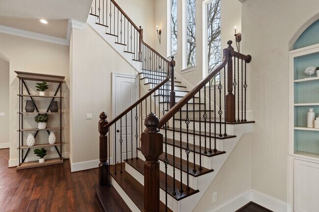 Building Photo - 622 Pink Azalea Trail