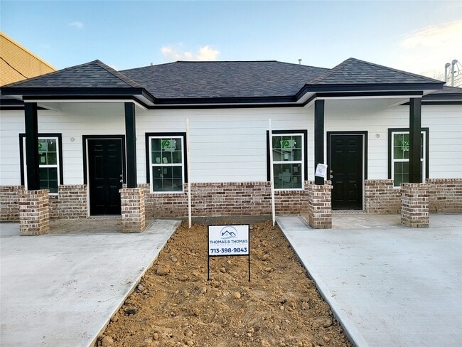 Primary Photo - 322 New Hampshire St