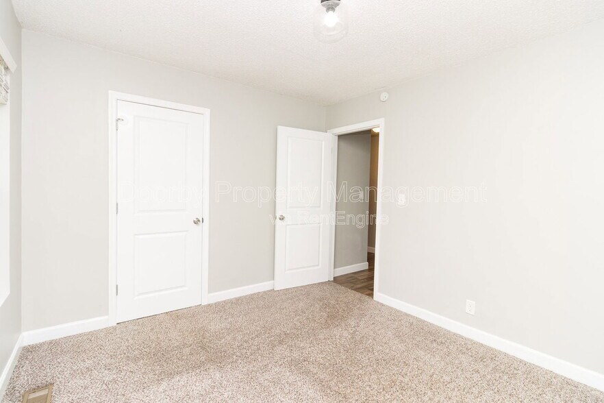Building Photo - 3629 Thrushwood Dr