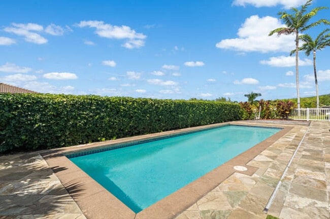 Building Photo - Beautiful Home in Gated Community