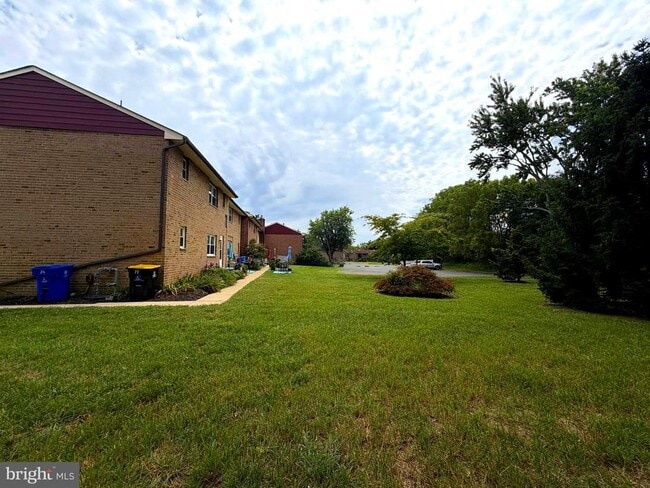 Building Photo - 70 Eaves Mill Rd