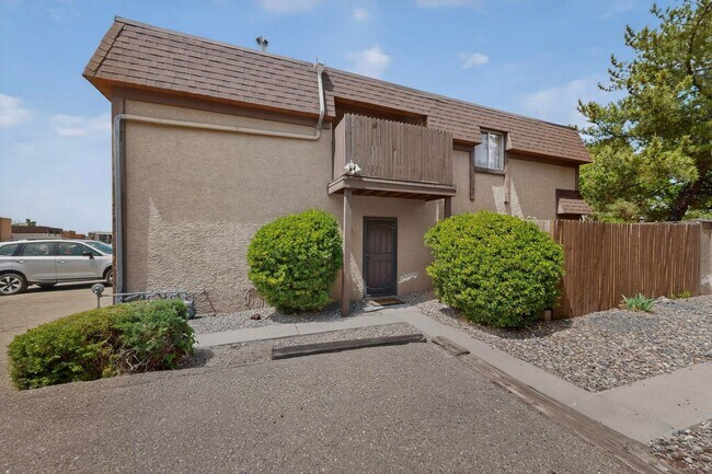Building Photo - NE Affordable 2/BD 1/BA 1/CG 2nd Story NE Condo