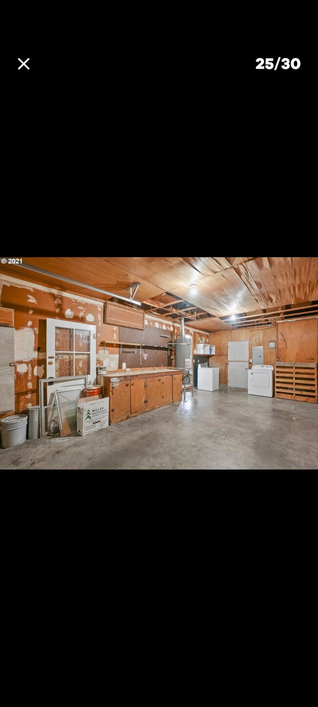 Building Photo - 12717 SE Gladstone St