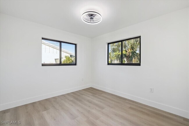 Building Photo - 4419 N Bay Cir