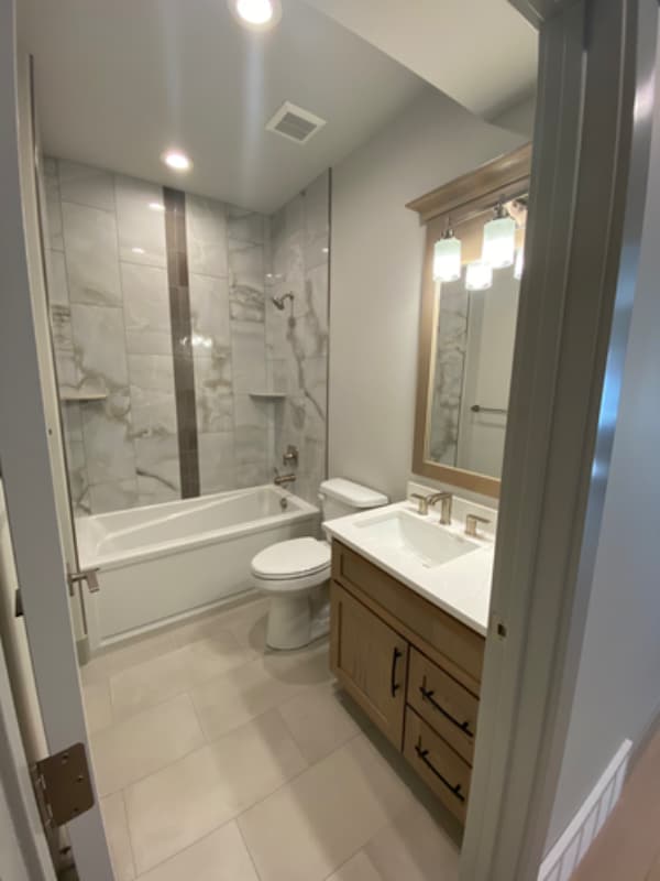 Building Photo - 405 Glade Lp