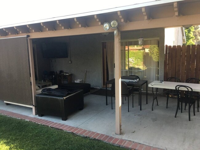 Building Photo - 7766 N Glenoaks Blvd