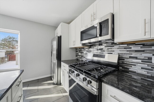 Building Photo - 7940 S Perry Ave