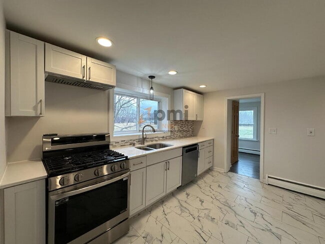 Building Photo - 7457 Clay St