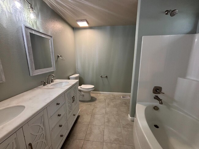 Building Photo - 16581 Berkley Ave