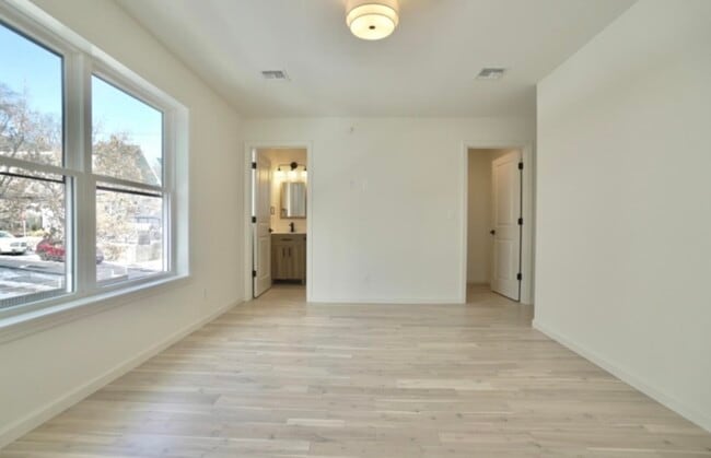 Building Photo - 73 Stuyvesant Ave.