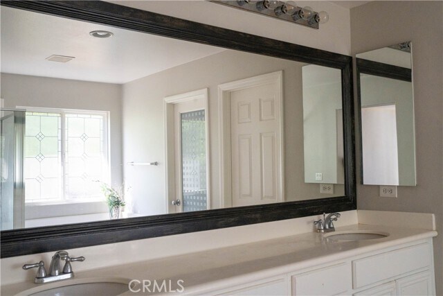 Building Photo - 36719 Torrey Pines Dr