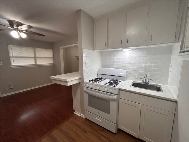 Building Photo - 8803 Timberside Dr