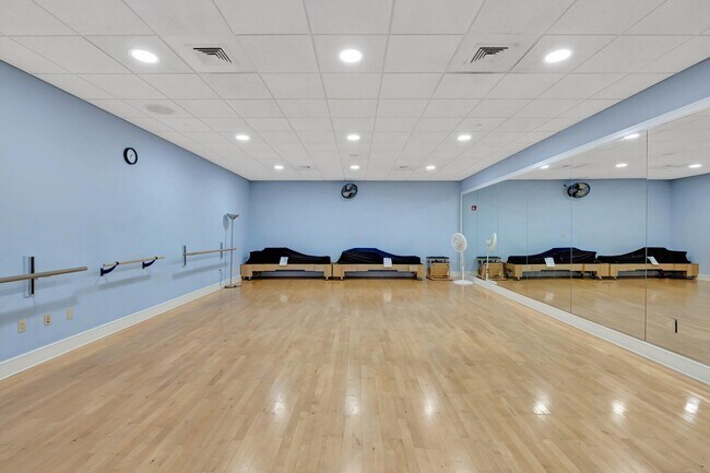 Building Photo - 8908 Champions Way