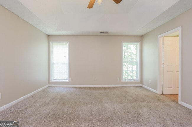 Building Photo - 3909 Riverside Pkwy