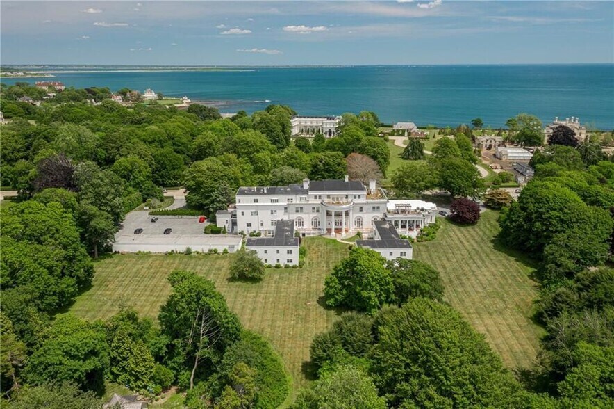 Building Photo - 553 Bellevue Ave