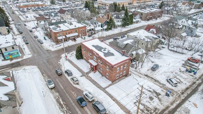Building Photo - 305 N 12th Ave E