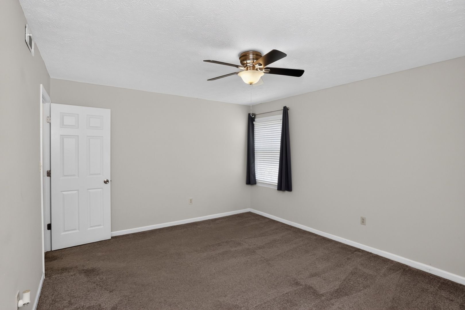 Building Photo - 104 Montclair Dr
