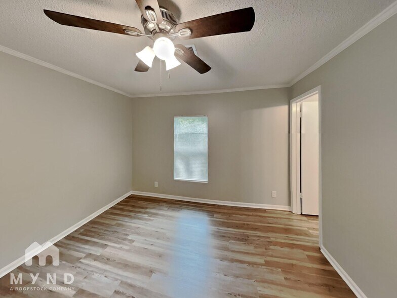 Building Photo - 214 Harrel St