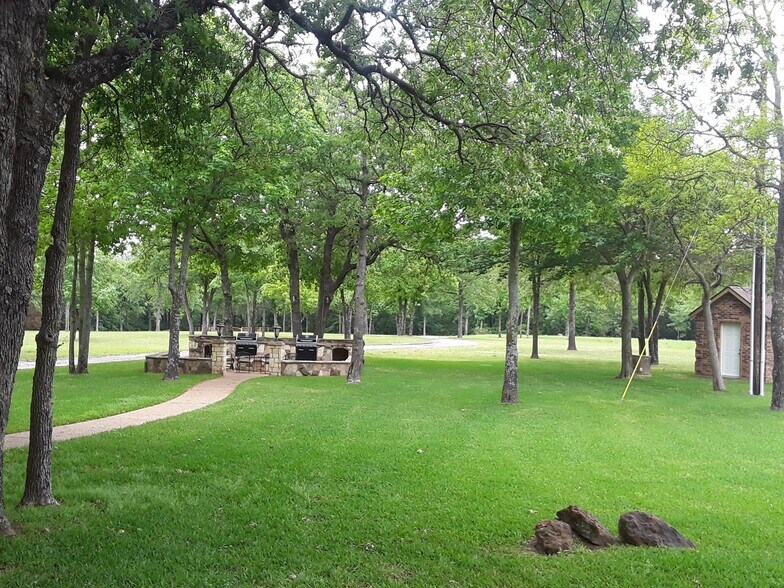 Building Photo - 1800 County Road 4817