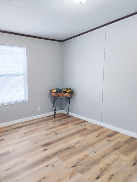 Building Photo - 161 Rainbow Dr