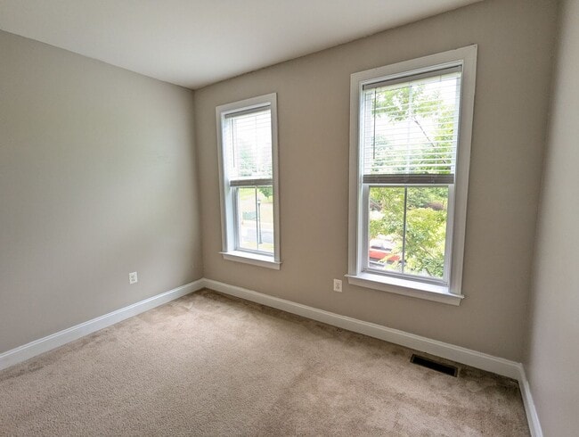 Building Photo - STUNNING Single Family Home in Brunswick C...