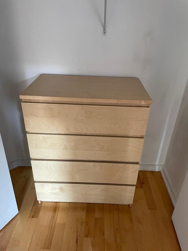 Building Photo - 40 E 9th St