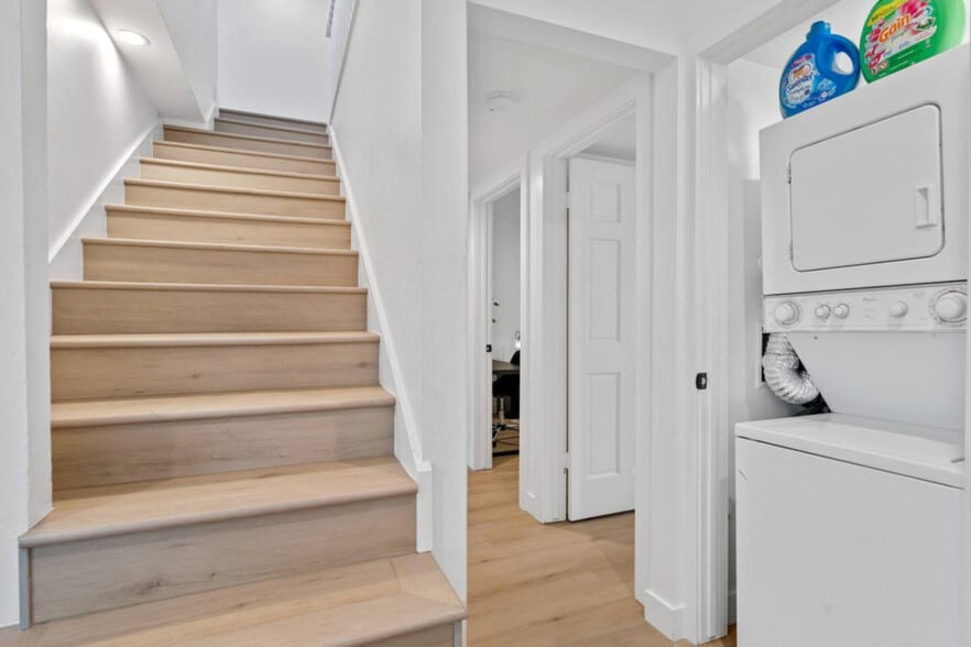 Building Photo - 4641 N 8th Pl