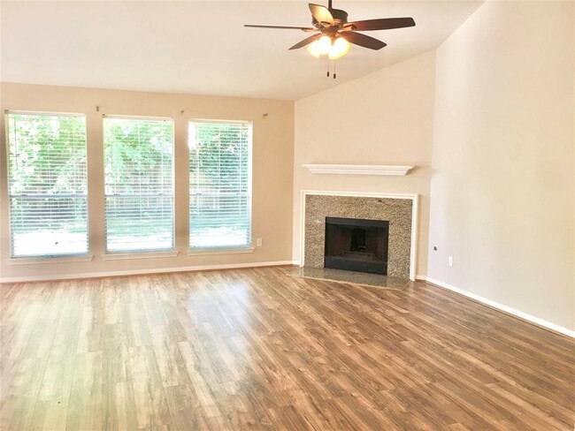 Building Photo - 4935 Linden Pl