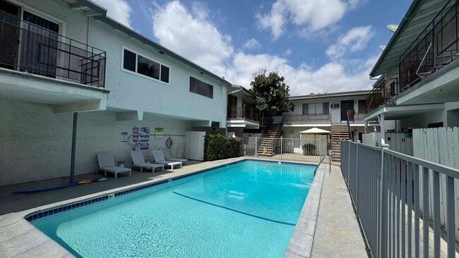 Building Photo - 6335 Whitsett Ave