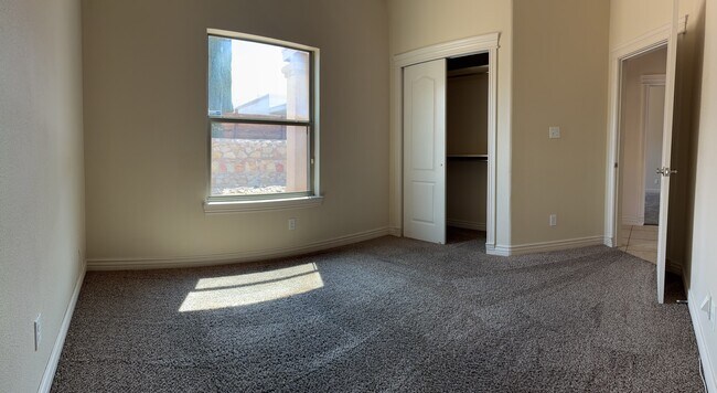 Building Photo - 3716 Almond Beach Dr