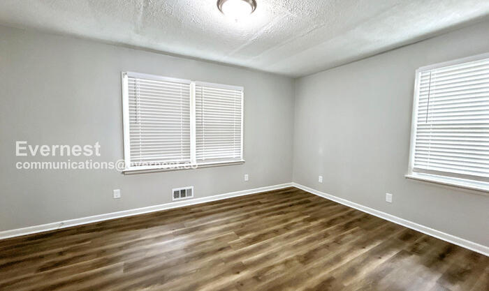 Building Photo - 2507 Dawn Dr
