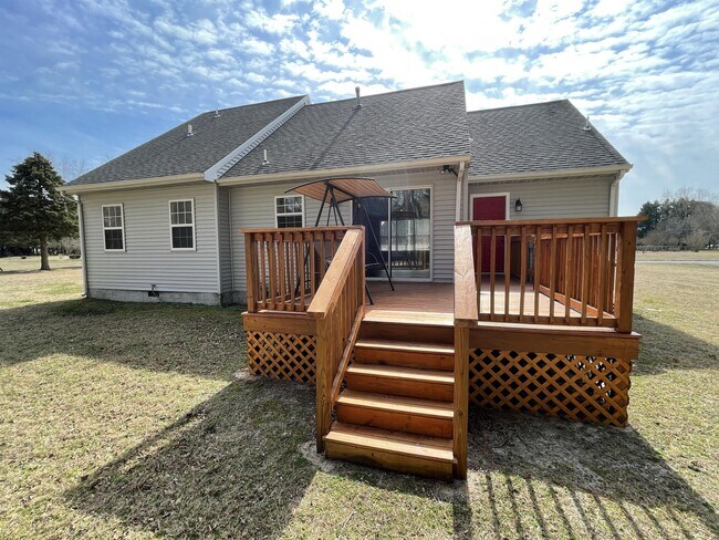 Building Photo - 1331 Middleneck Dr