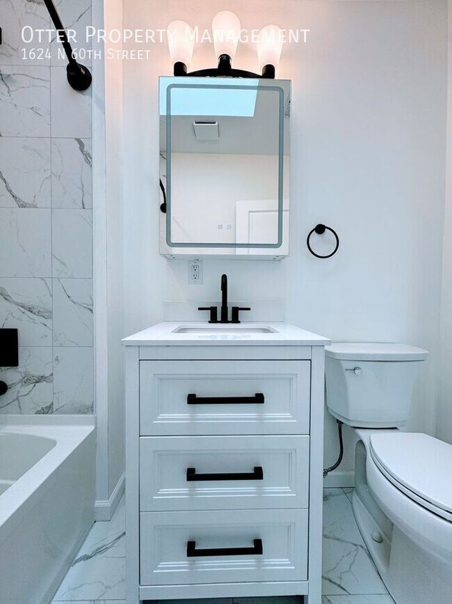 Building Photo - 1624 N 60th St