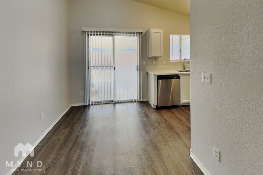 Building Photo - 2858 Mt Hope Dr