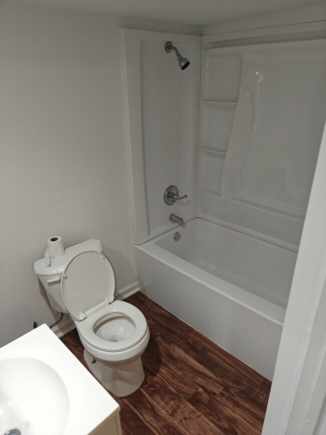 Building Photo - 102 Taylor St