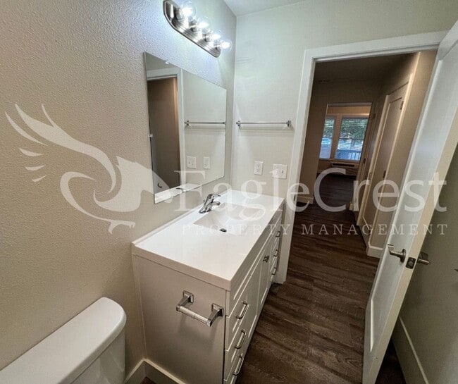 Building Photo - Sumach Four-Plex