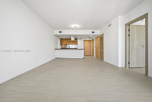 Building Photo - 1000 Brickell Plaza