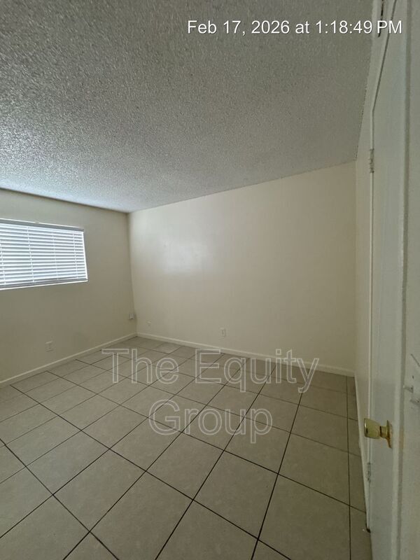 Building Photo - 624 N Garden St