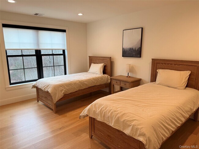 Building Photo - 6 Conifer Ct