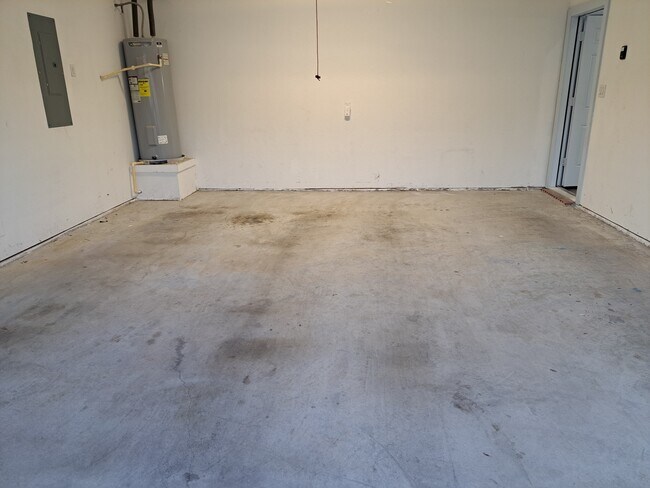 Building Photo - 3235 Noor St
