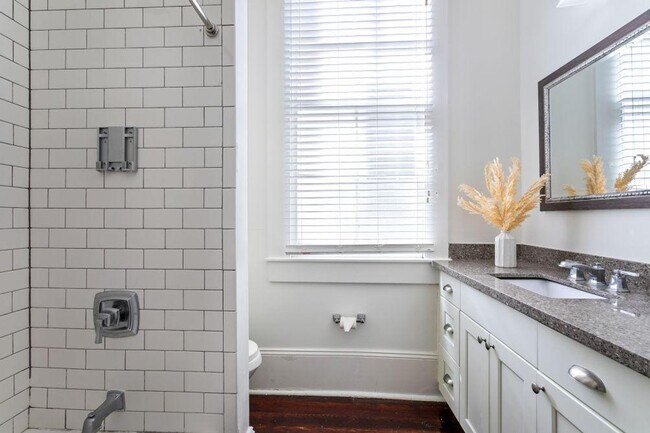 Building Photo - 1501 Robert C. Blakes Sr. Dr