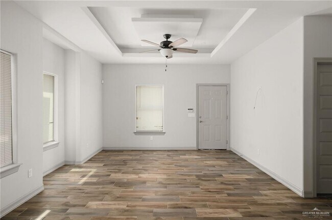 Building Photo - 5800 Nightingale Ave