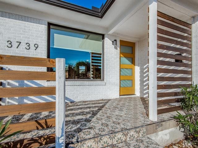 Building Photo - 3739 Almazan Dr