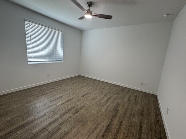 Building Photo - East Mesa New 4-bedroom