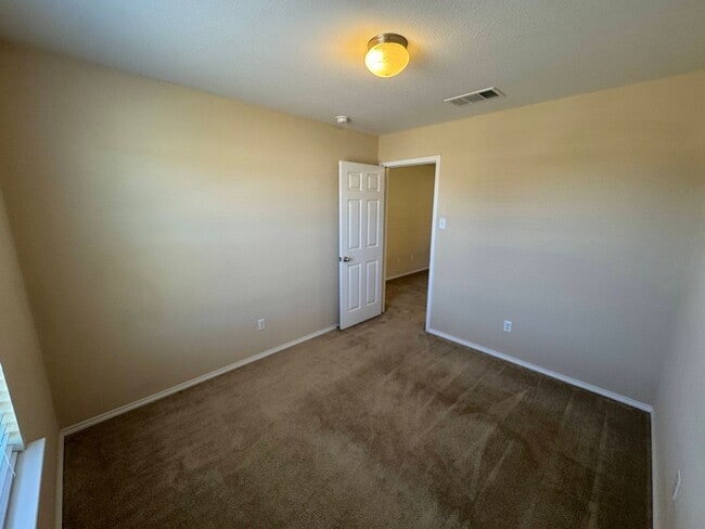 Building Photo - 107 W Gemini Ln